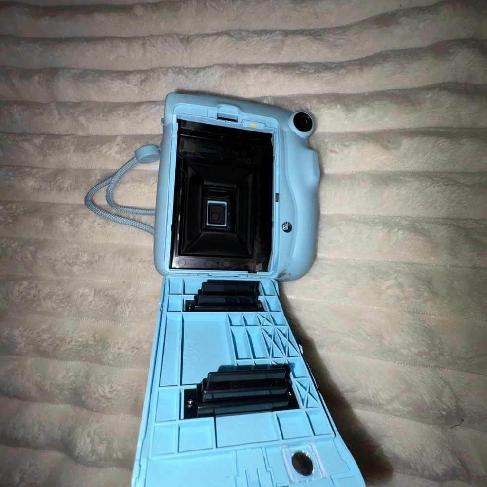 Fujifilm Instax Mini 11 Instant Camera - Blue